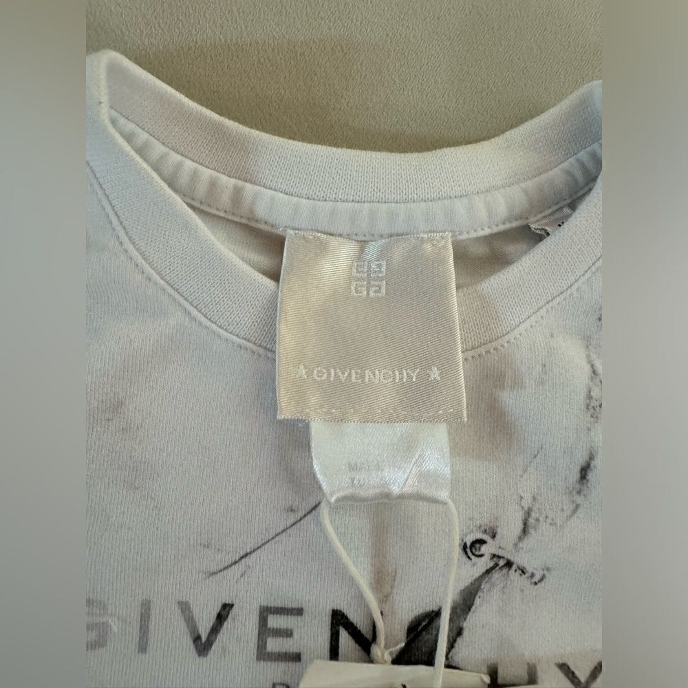 Givenchy NWT White/Grey Logo Tshirt with fake tears Size 18 Months - Picture 5 of 9